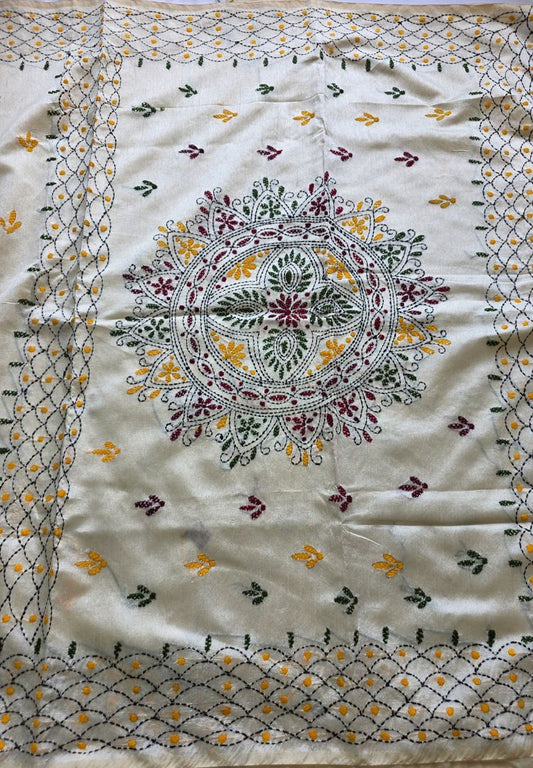 Kantha mandala medallion on the pallu of the Ivory and Green Gulbahar Chanderi saree