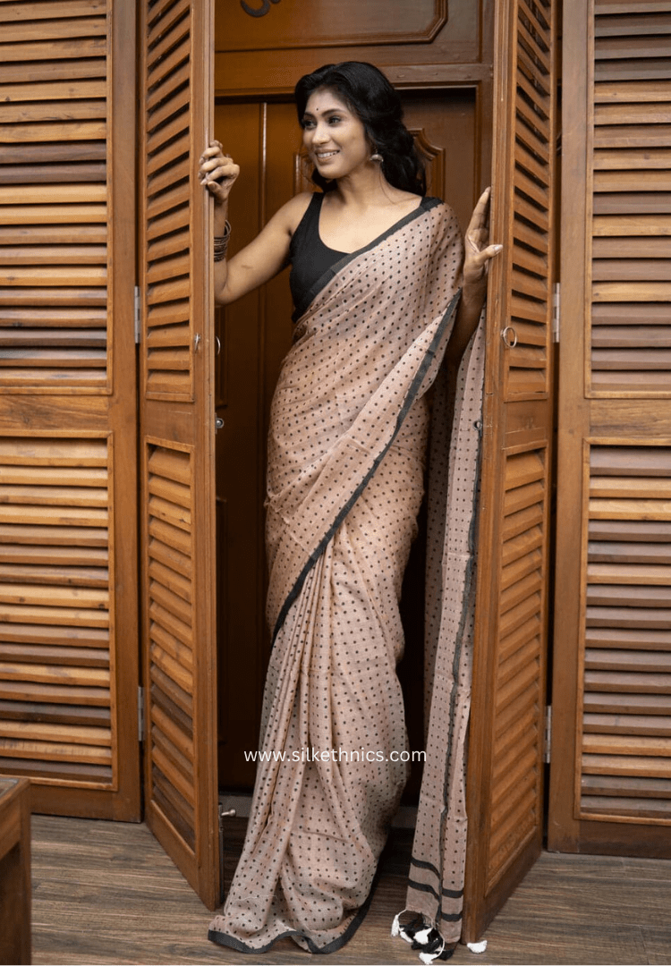Cool beige Rangreet Polka dot saree