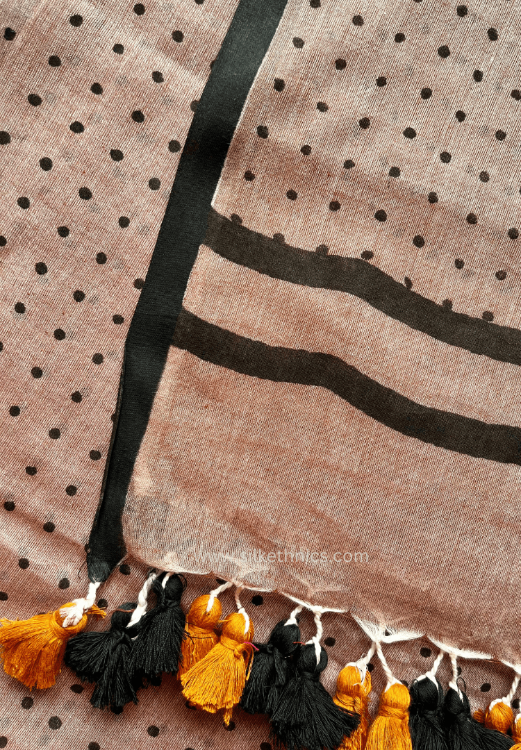 Cool beige Rangreet Polka dot saree