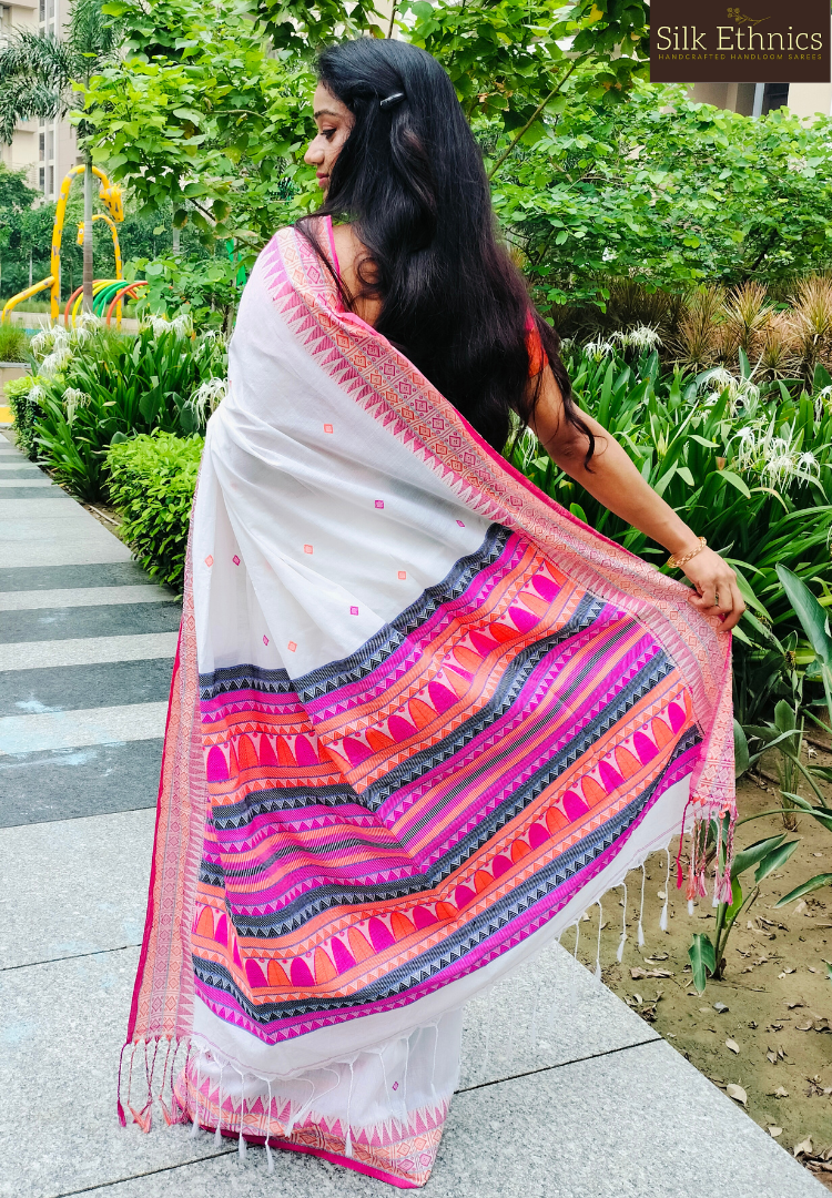 Pearl white hand weaving saree