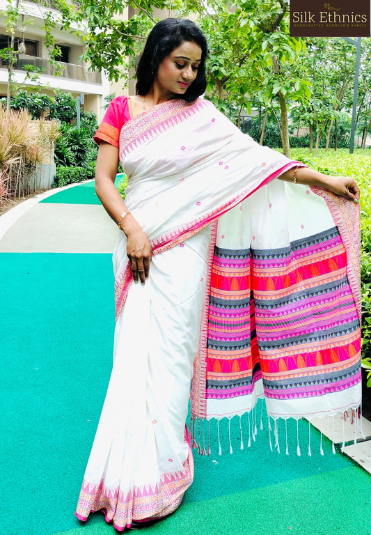 Pearl white hand weaving saree