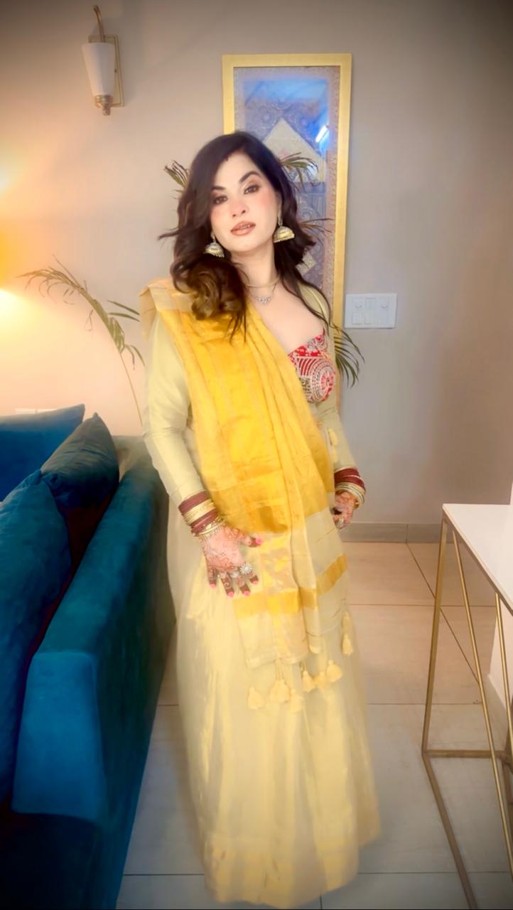 Golden grace Raga tissue saree