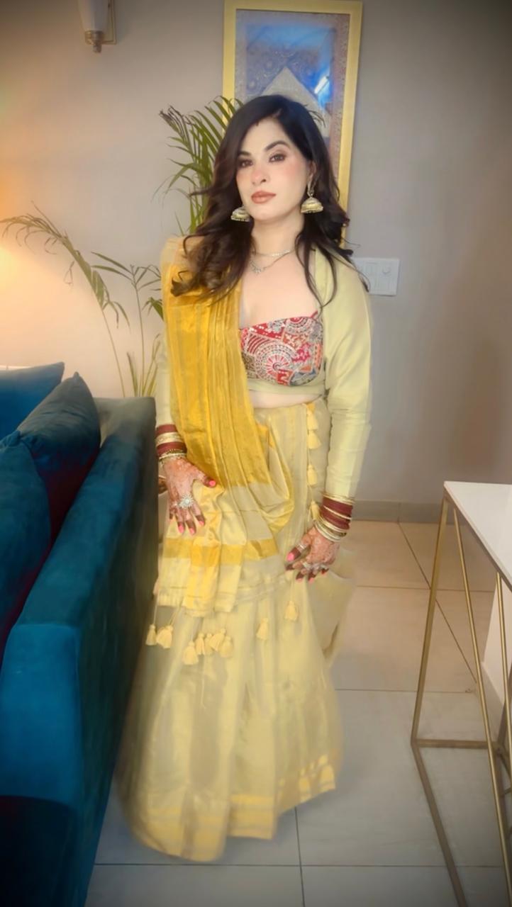 Golden grace Raga tissue saree