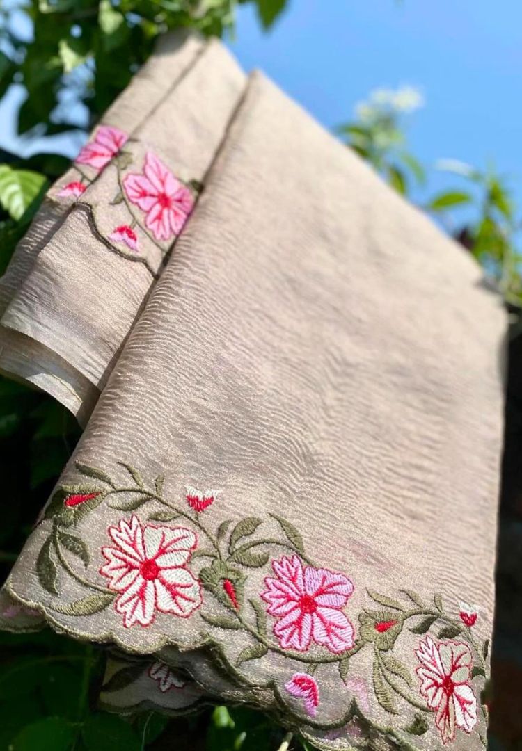Banarasi Ivory Gold Crushed Tissue embroidered saree