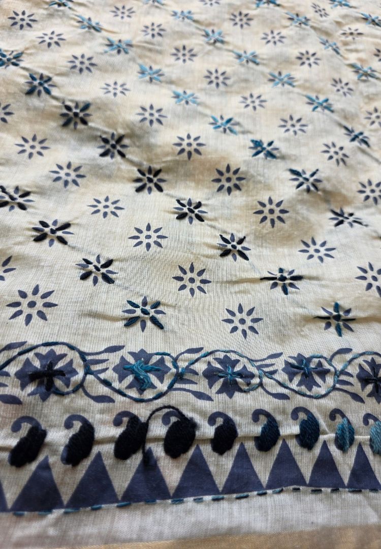Geometric indigo embroidered border on the Gulbahar Chanderi saree