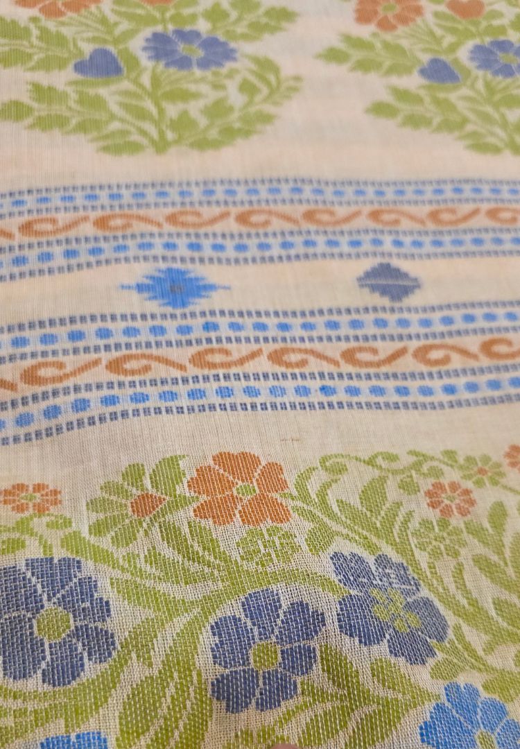 Graceful Green Traditional Tangail Bengal Handweaving saree