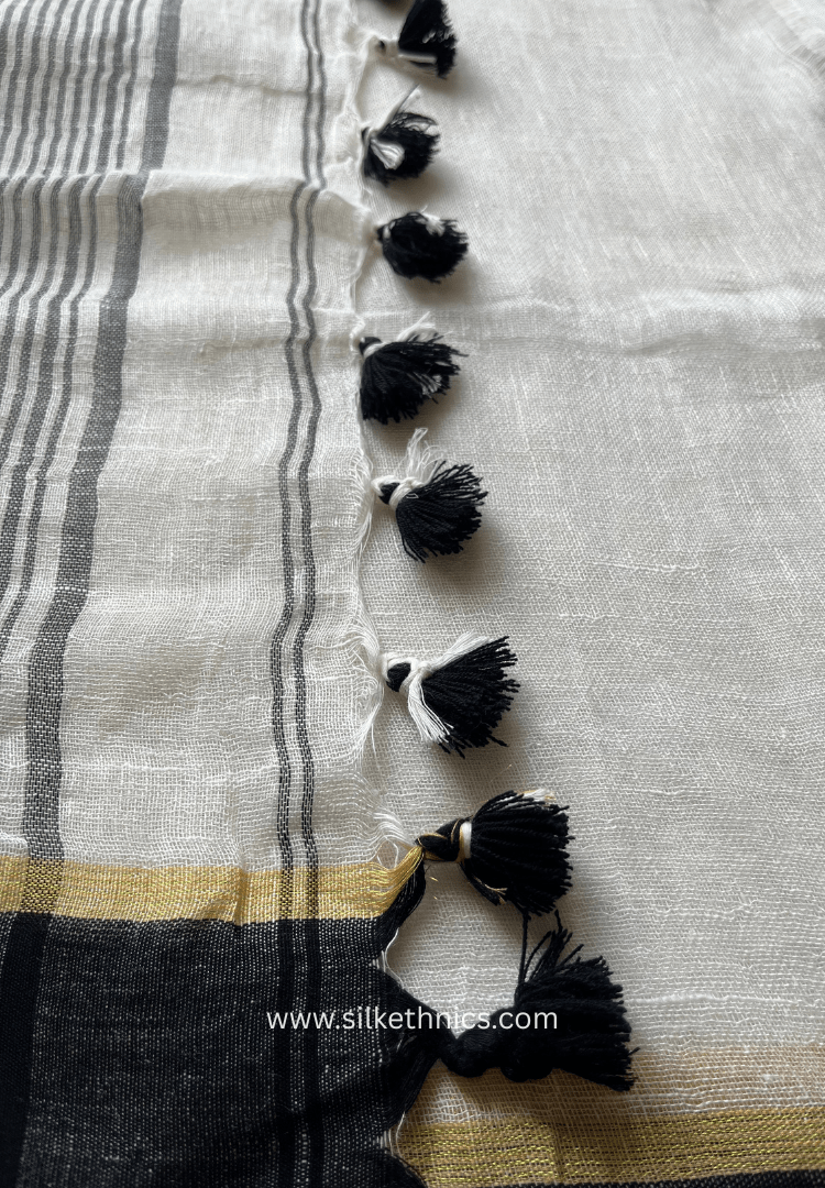 Pearl White Aakriti Pure Handloom Linen saree