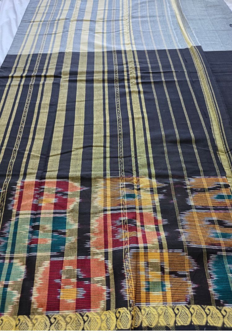 Pallu stripes and woven border of a silver grey and black Ikkat Dhaniakhali cotton saree