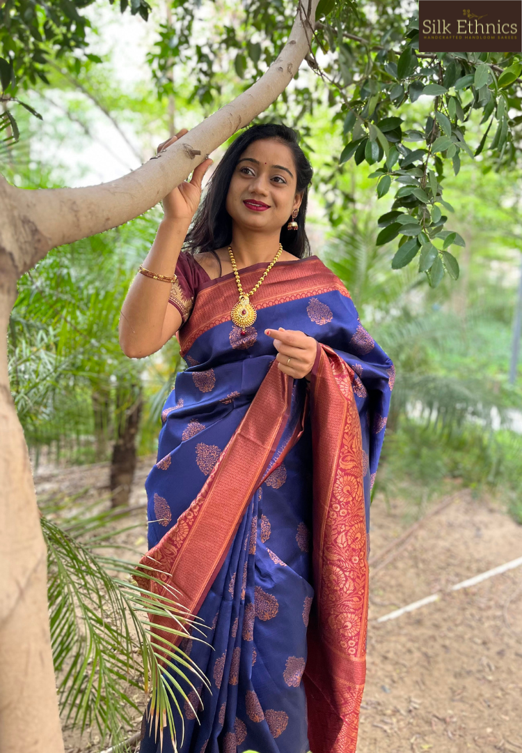 Desirable Red Color Banarasi Silk Saree With Silk Weave