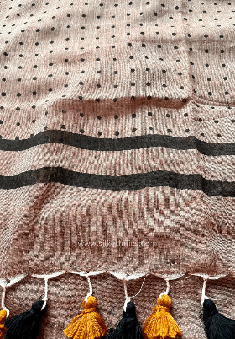 Cool beige Rangreet Polka dot saree